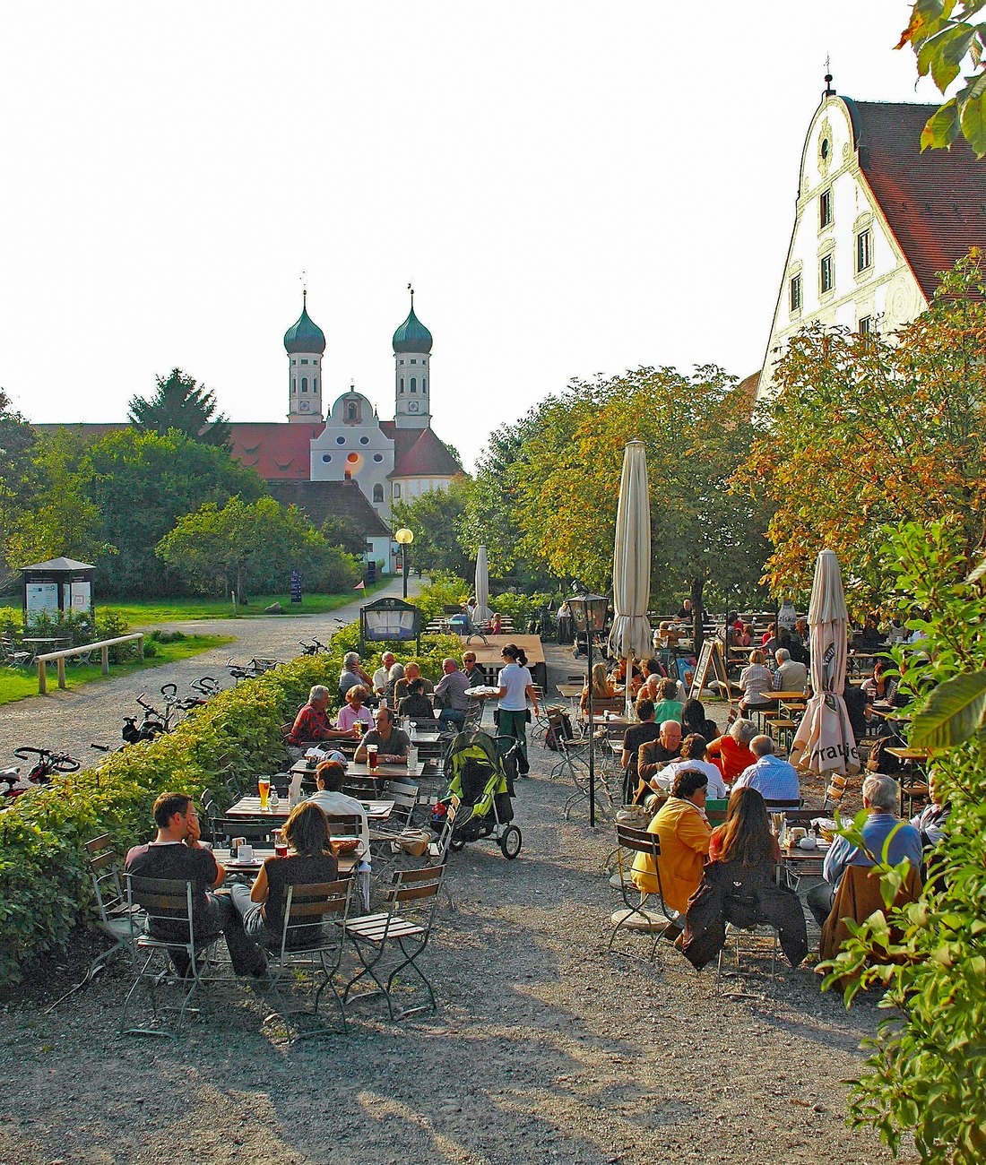 Gemütlicher bayerischer Biergarten